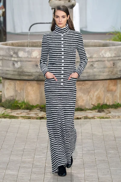 Look 18